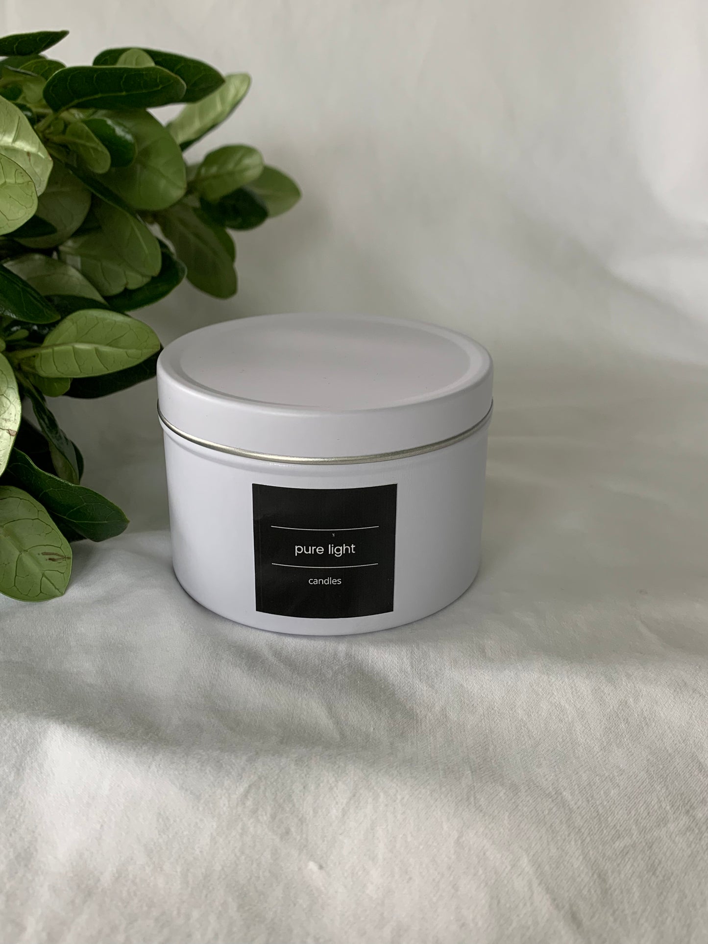 petite tin white